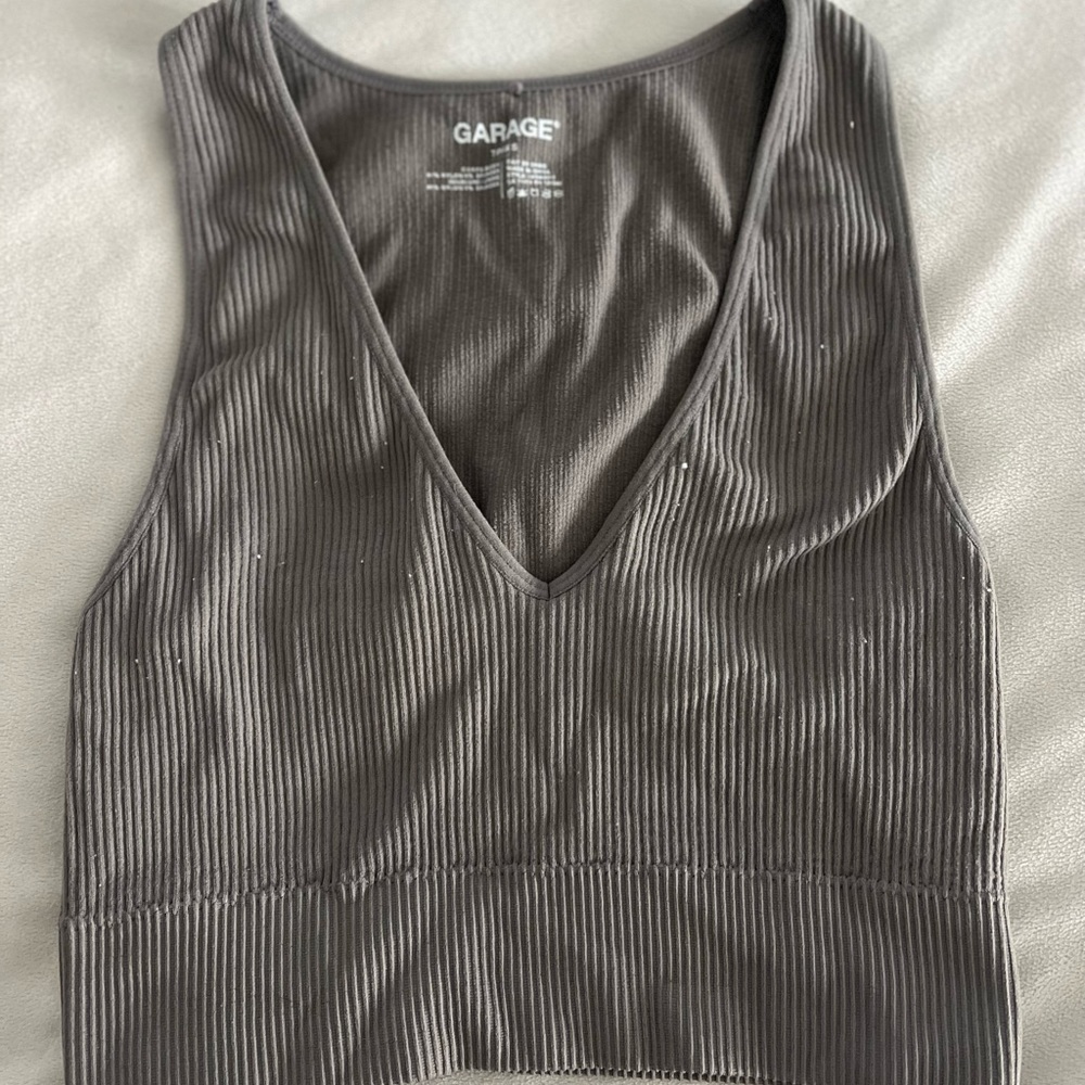 Garage grey seamless plunge tank